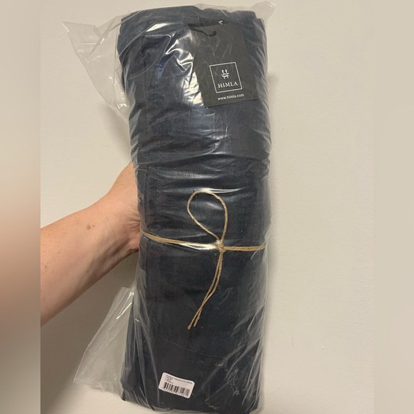 NIB HIMLA SUNSHINE TABLECLOTH SILENCE 145CM X 250 CM - Picture 6 of 7